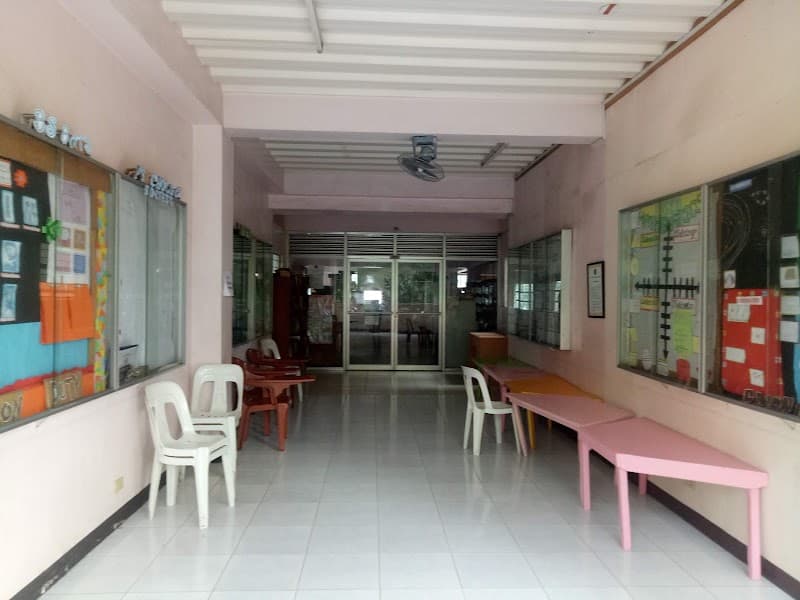 Golden Link College photo 3